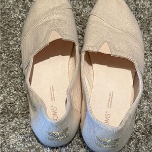 TOMS Women's Beige Loafers